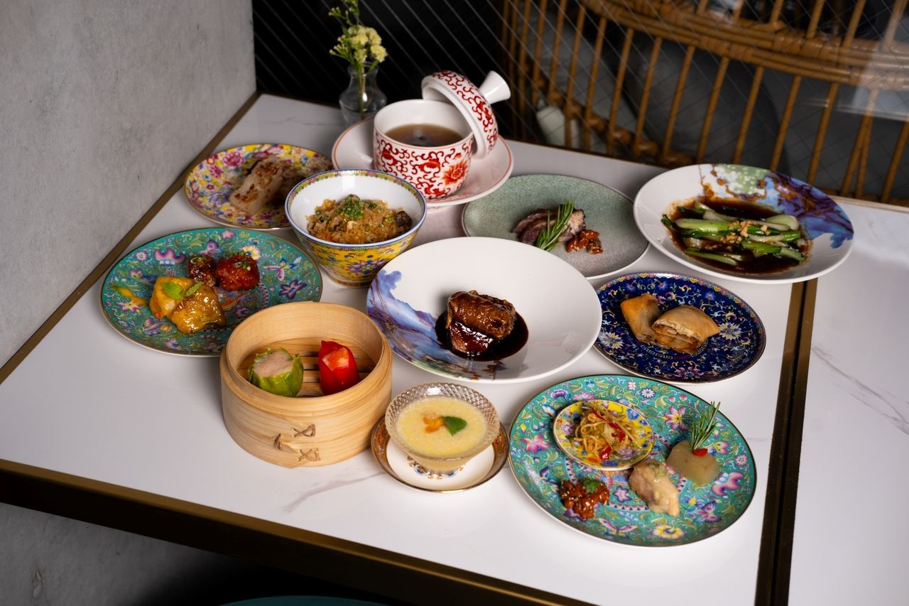 【Water Lily Course】13 Dishes Including Hong Kong Roast Char Siu, Jumbo Prawn Dish, and Seasonal Steamed Soup｜Free-Flow Drink Option Available