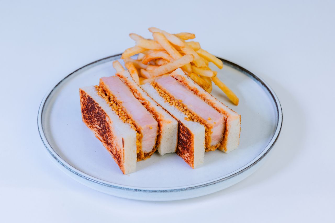 【週末】新潟産もち豚のカツサンド