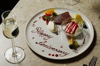 【Anniversary Set】 選べるピッツァまたはパスタ、プレート付き