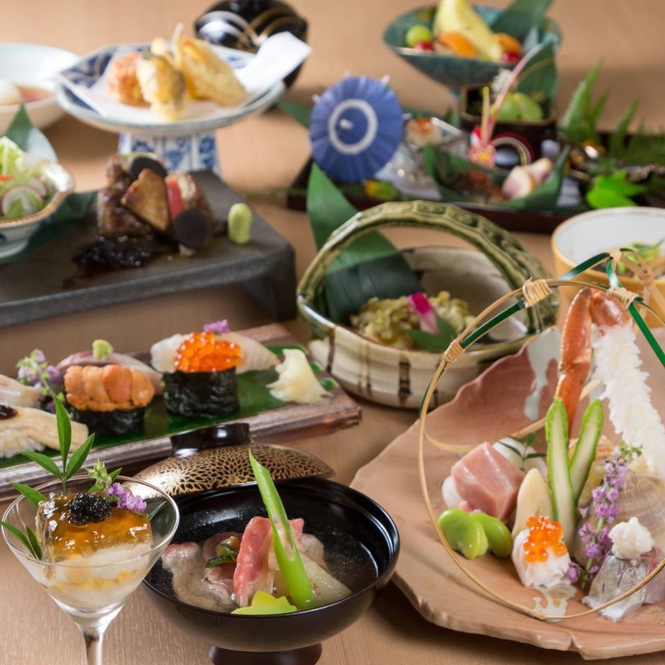 [Lunch] Elegant Colorful Course ◆ Indulge in splendid dishes featuring premium ingredients such as select Wagyu shabu-shabu, foie gras, and caviar. 《24,800 yen》