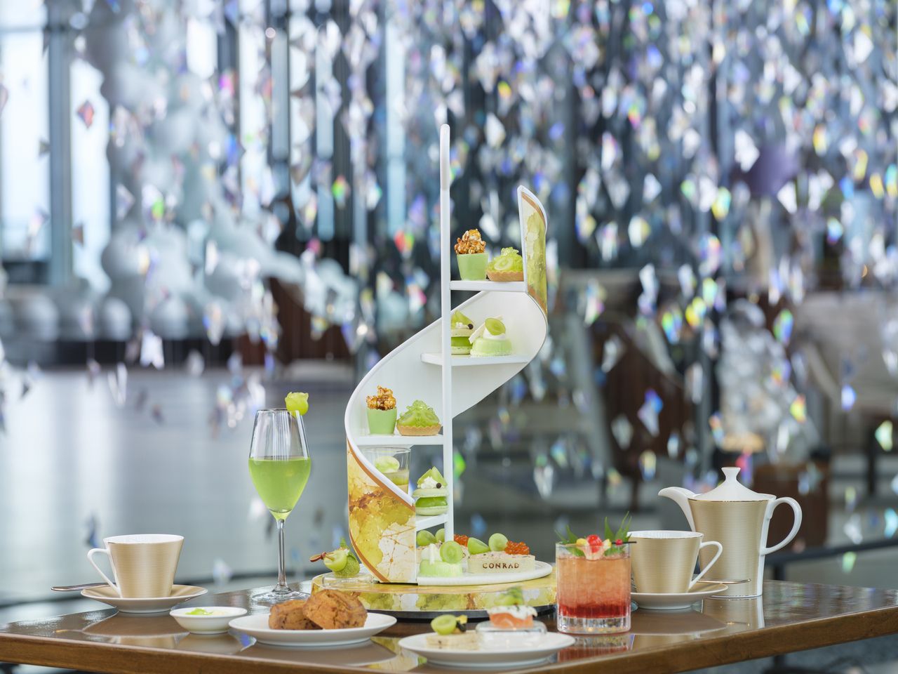 [Sat-Sun/Holidays & Online 18% OFF] “Shine Muscat & Caramel” Afternoon Tea with a Welcome Cocktail
