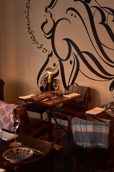 テーブル(1-8名)