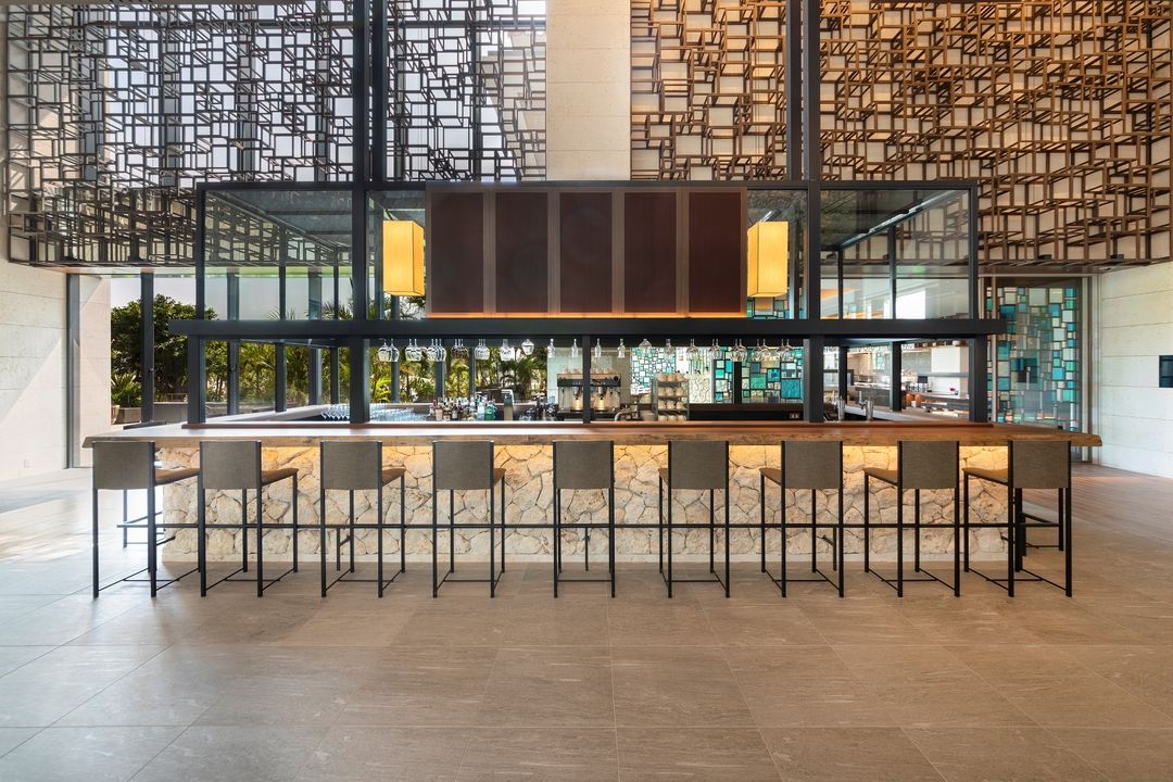 Lobby Lounge & Bar / Hyatt Regency Seragaki Island Okinawa