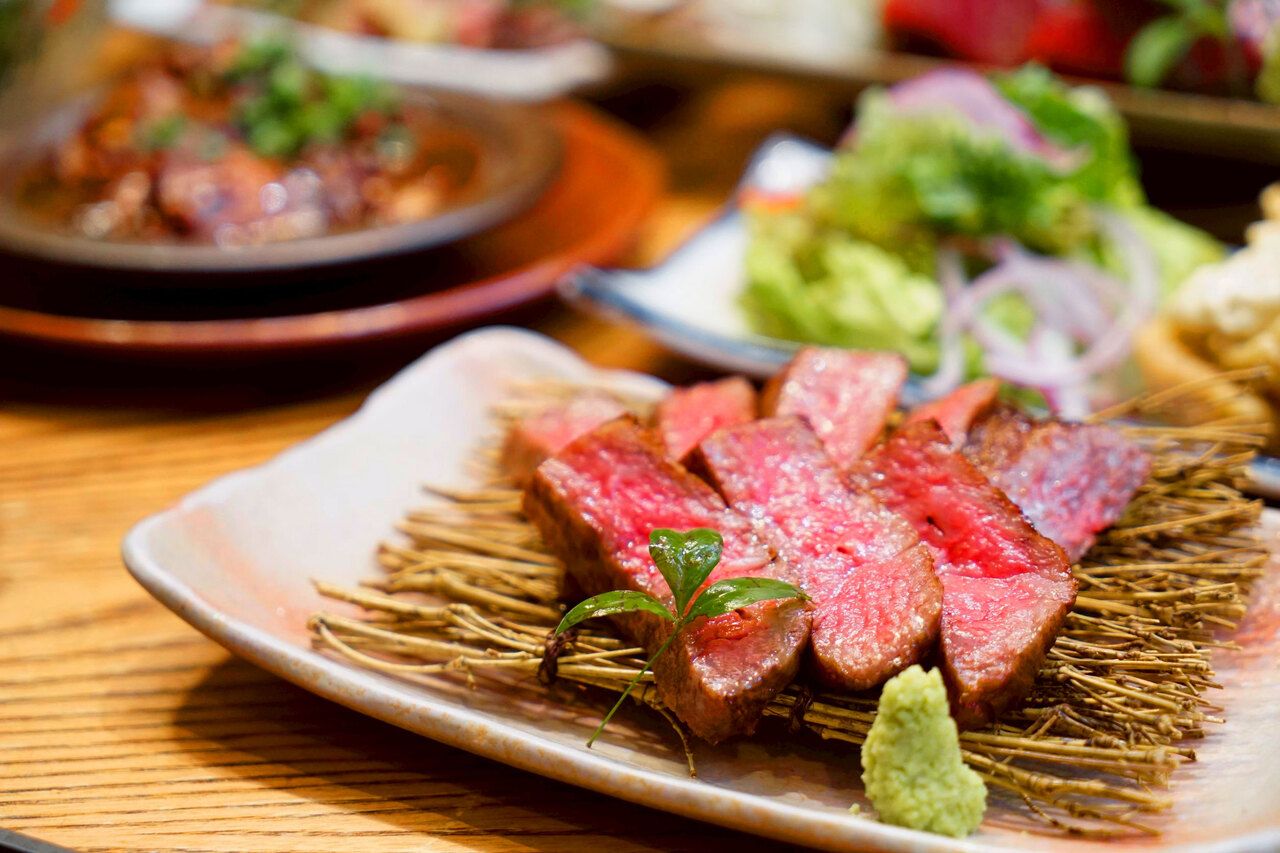 ■■ Nichinan Bonito and Traditional Grilled Thigh Set ■■ Now on the menu: Charcoal-grilled Miyazaki Beef!