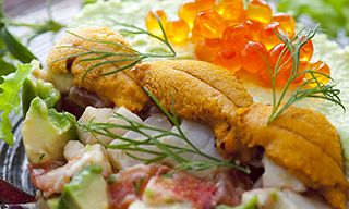 選べるメインディッシュ、デザート全5皿の平日限定プリフィックスコースランチ