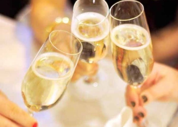 ランチ：【スパークリングワイン フリーフロー付！】メインとパスタが選べる 全5品