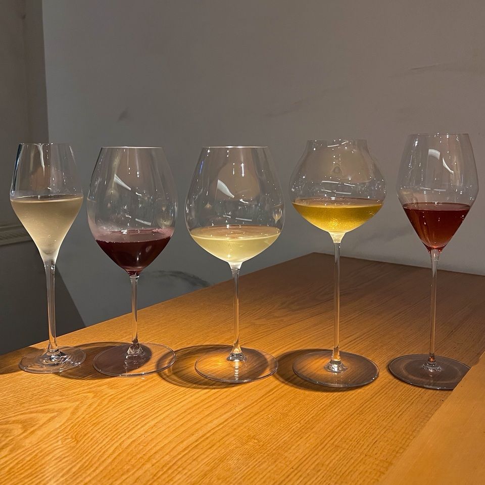 [Option] Wine Pairing: Champagne + 4 types of wine (600ml)