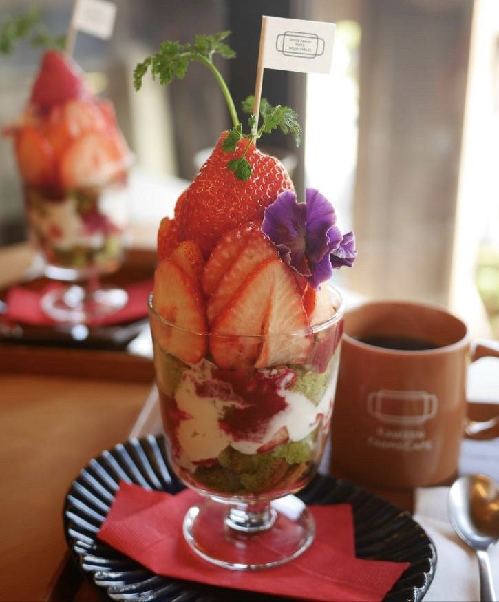 【グルテンフリー】神戸西区産朝どれ苺のパフェ