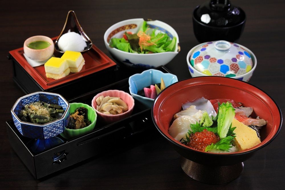 どんぶり和定食　本日の海鮮丼