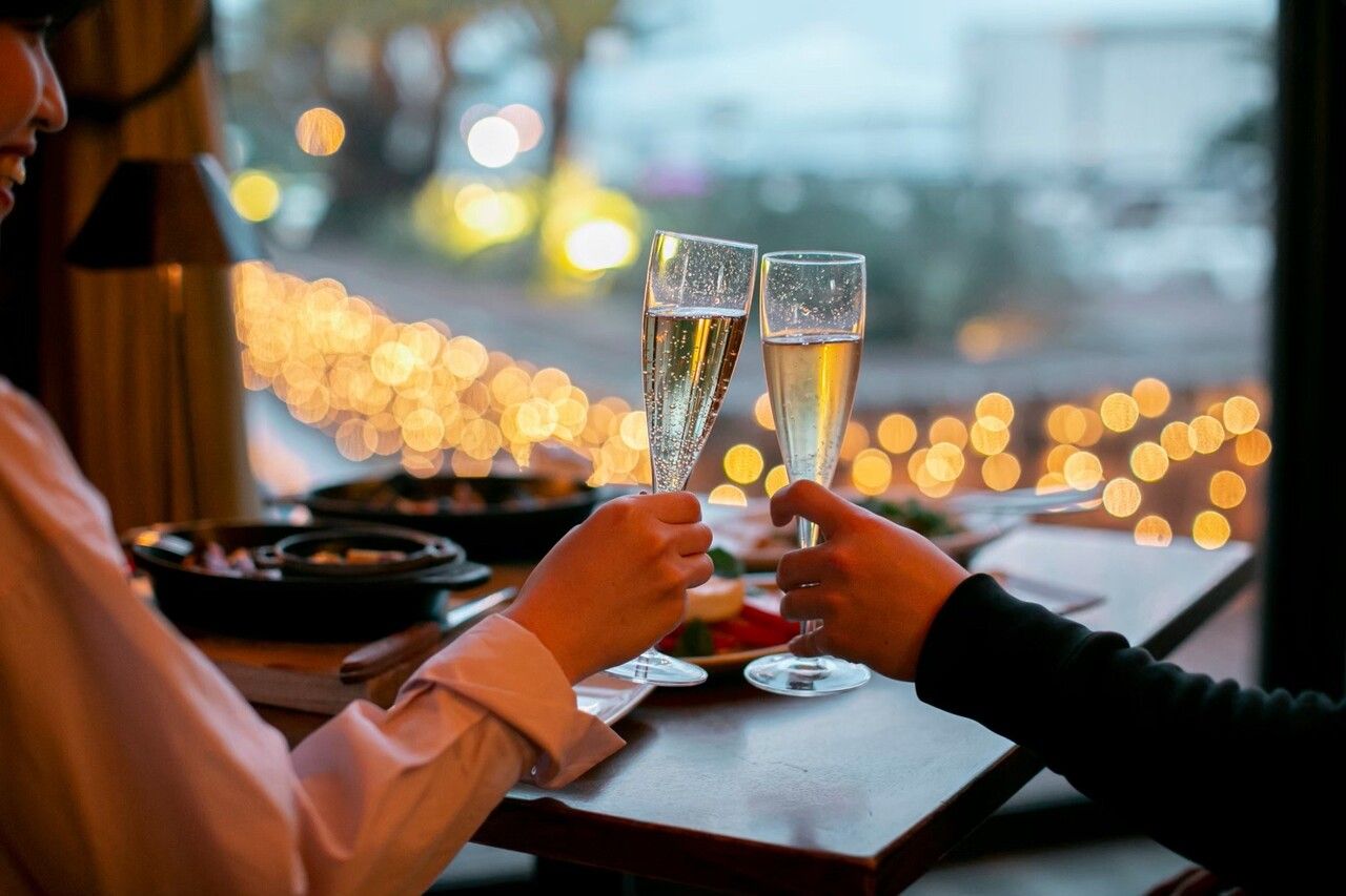 【 ディナーコース | 極上記念日プラン】乾杯酒　お祝いホールケーキ付き