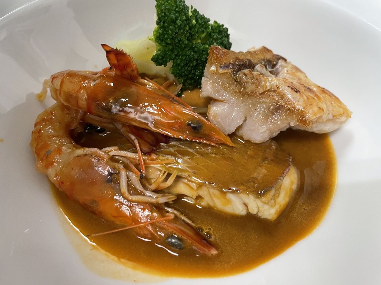 1 drink and 6 Assiettes (choice of main fish or meat)