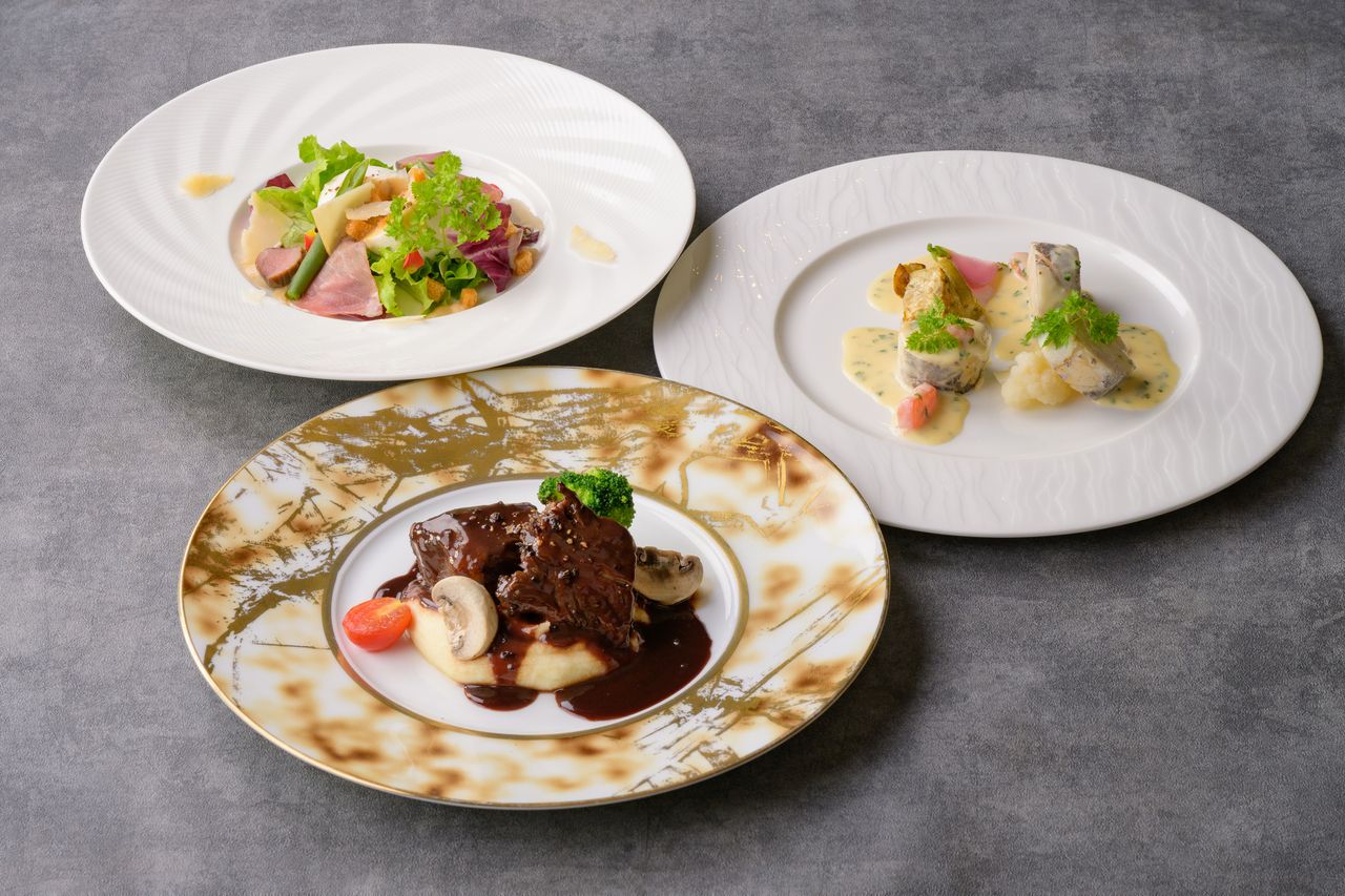 [Plan de almuerzo de aniversario] Almuerzo mensual + Bisque de langosta + Una bebida + Ramo de celebración + Postre de celebración