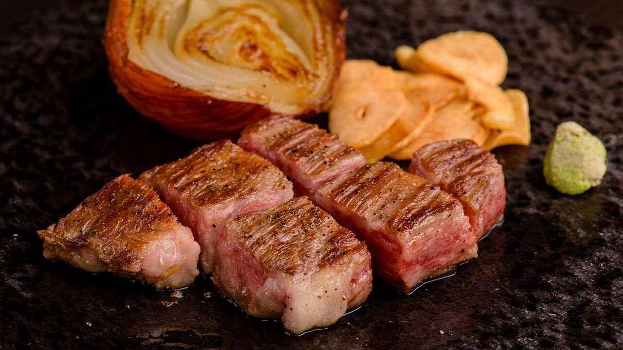 A5 WAGYU SHIMOHURI(Marbled meat) AND AKAMI(Lean meat) STEAK COURSE