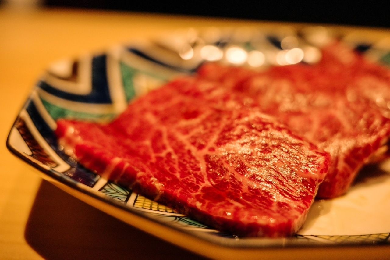 ★Nuovo corso [Corso esclusivo di Yakiniku] Questo corso esclusivo utilizza la "leggendaria carne di manzo Tajima purosangue", la famiglia imperiale del mondo della carne di manzo Wagyu, e carne di manzo Wagyu accuratamente selezionata, e include filetti spessi appositamente selezionati e una lingua grassa che si scioglie in bocca.