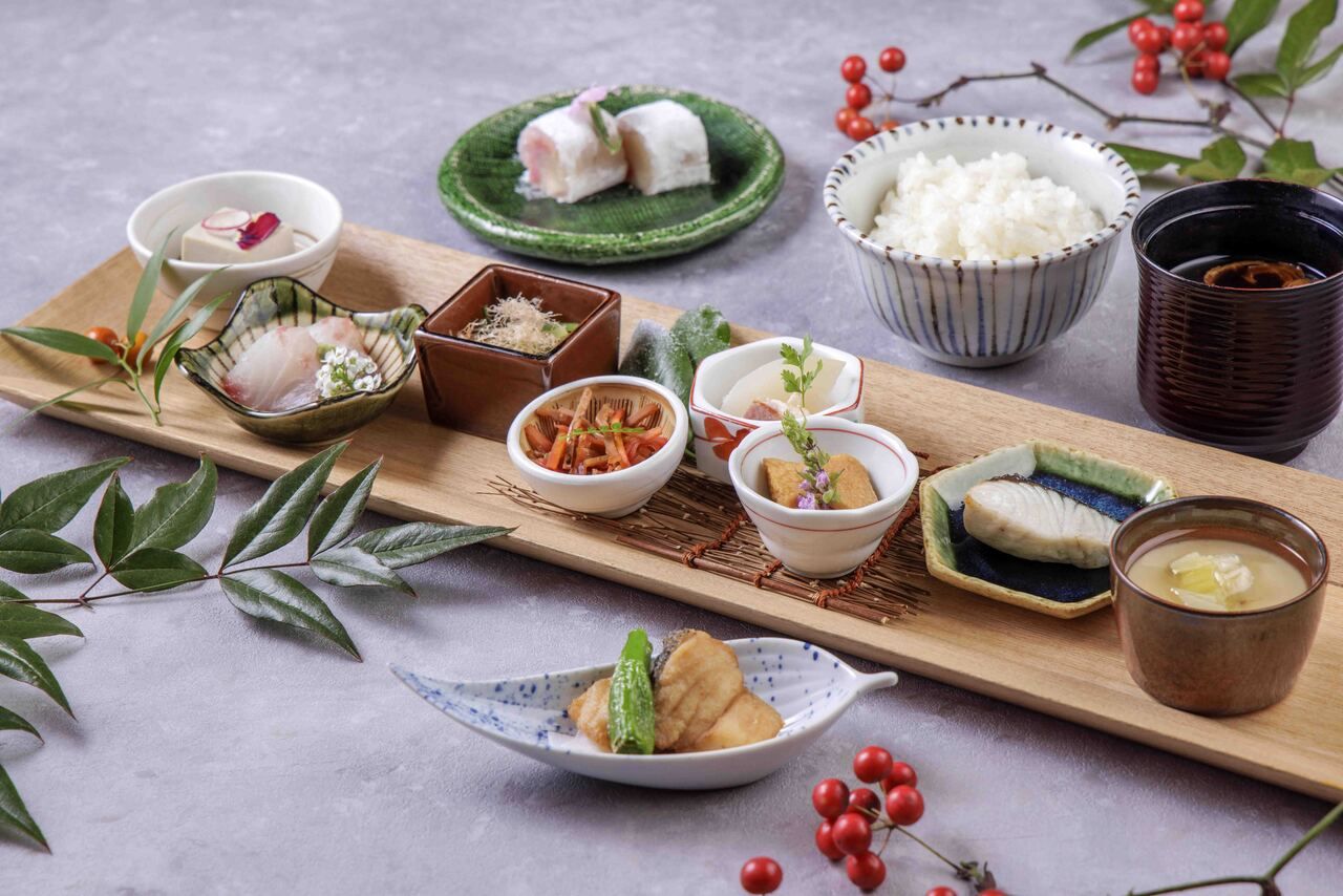 [Online & Weekdays Only] 24 Solar Terms Small Dish Set + One Drink