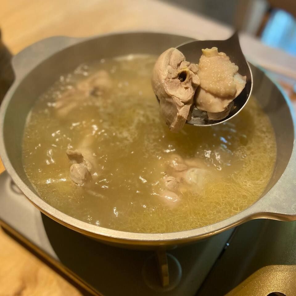 水炊き(しっとり胸肉胡麻和え・ぶつ切り肉・つくね・お野菜)