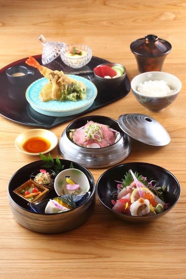 Kajiya 3-nest boxes Shokado Gozen