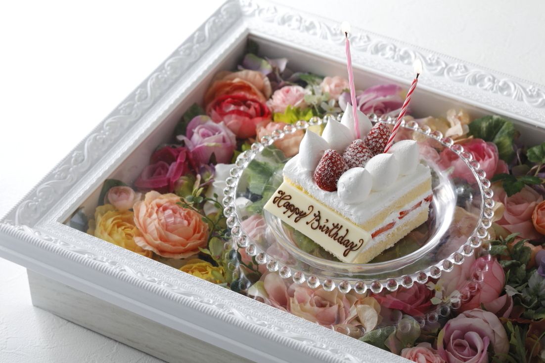 【ディナー】2組限定　アニバーサリーケーキ￥2,200（税金込・サービス料金別）※アニバーサリーケーキのみのご予約は承れません。ビュッフェご予約のお客さま限定のプランです。