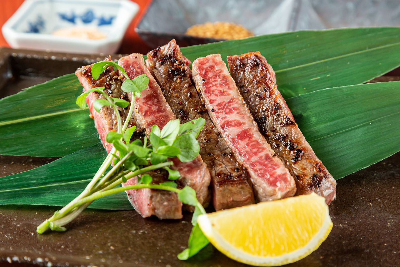 佐賀牛炙りとお刺身の御膳　テーブル席