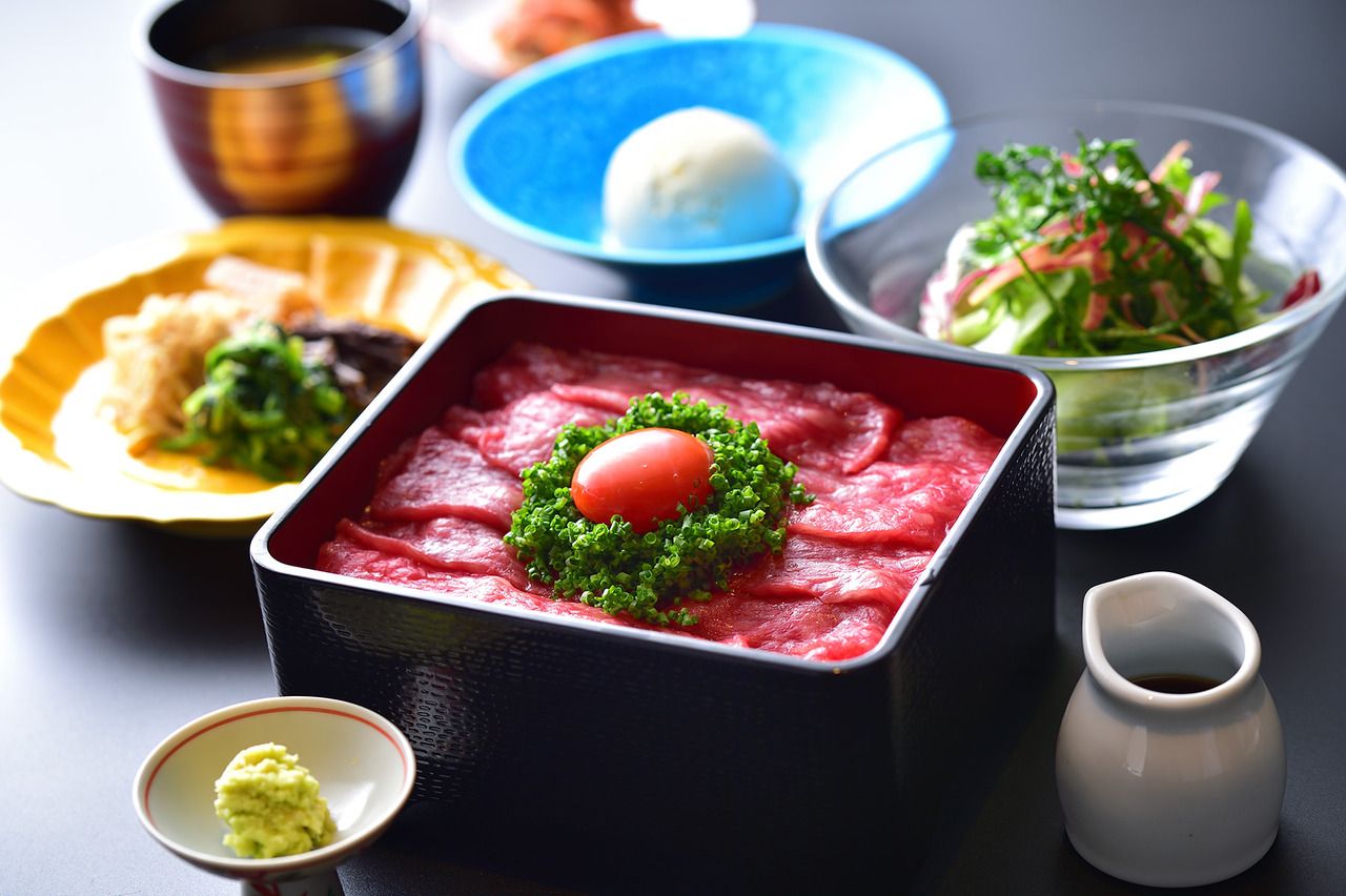 Sirloin Yukhoe rice bowl