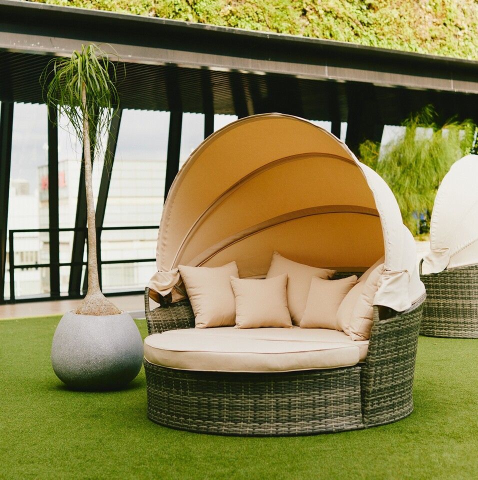 [Pair Seat] Free Flow Plan - Rooftop sofa with a panoramic view of the Ginza nightscape -