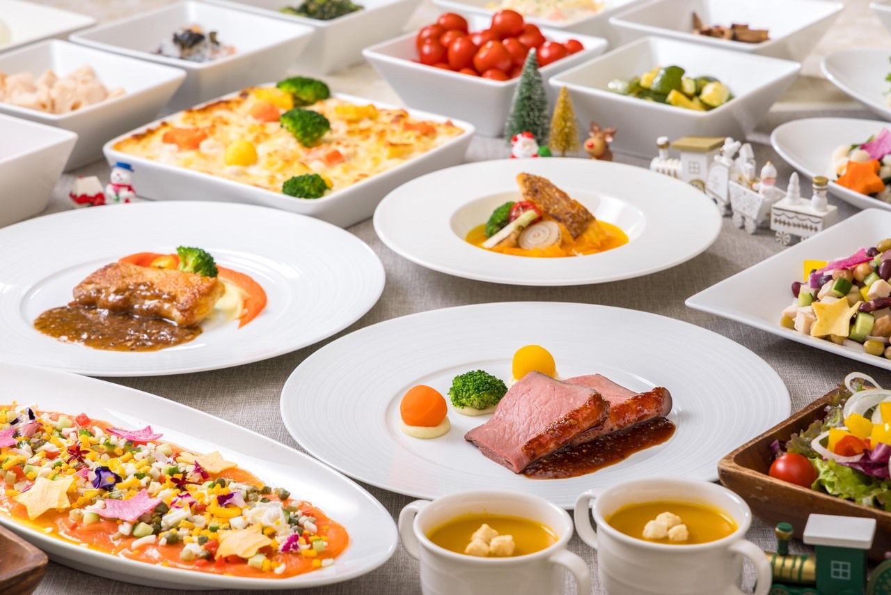 平日メイン付きランチブッフェ　3,500円