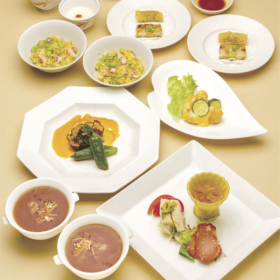【午餐】东山套餐 4种凉菜、迷你鱼翅汤、牛等7道菜
