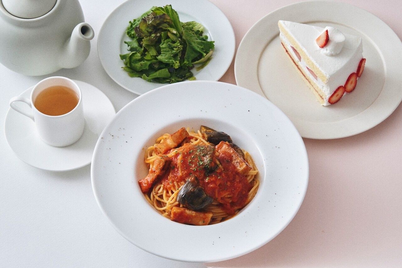 [Special lunch with dessert and drink] Eggplant and bacon pasta with homemade tomato sauce