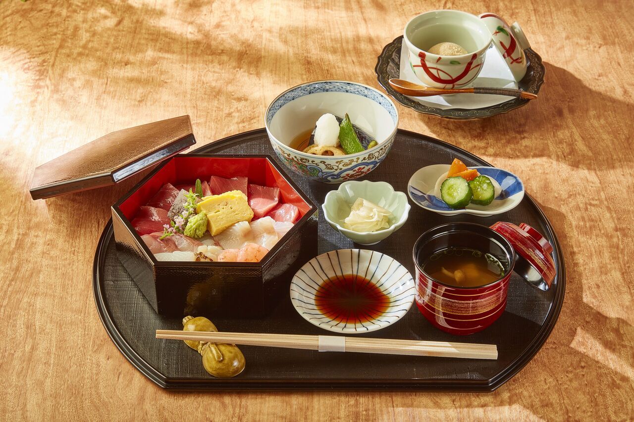 Seafood Chirashi Gozen (Lunch) 4,180 yen