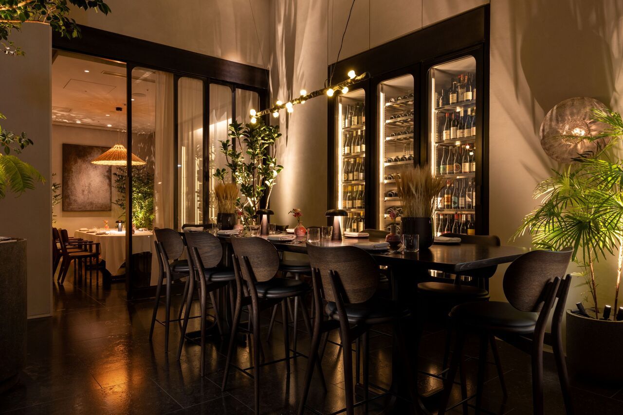 Lunch Reserve a High Table