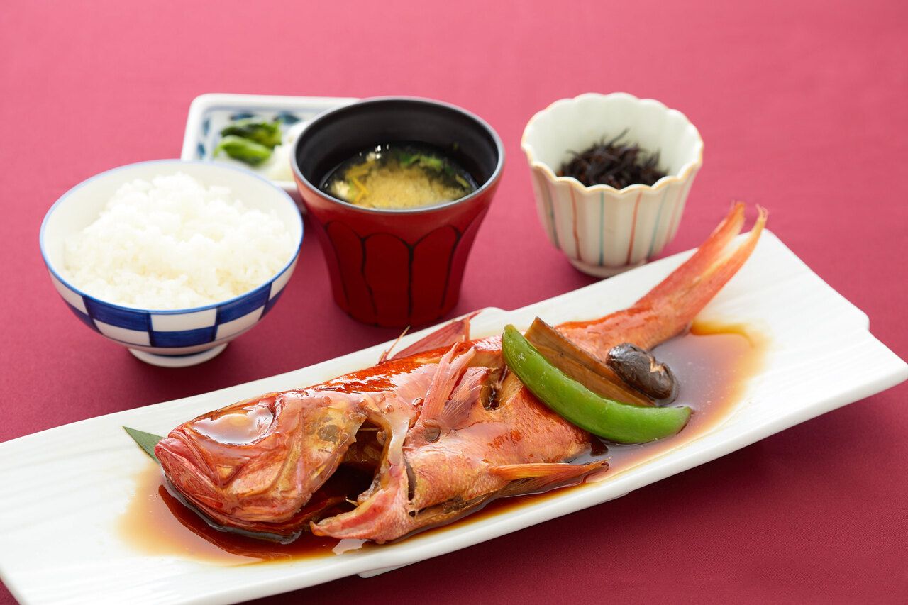 Boiled red snapper meal