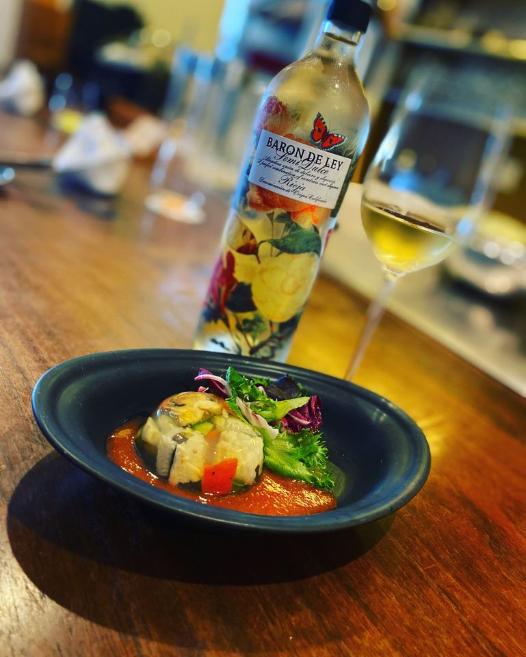 【MENU A】계절 전채, 해산물과 고기 요리 코스 + 페어링 4 잔 + Web 예약 한정 하프 글라스 1 잔