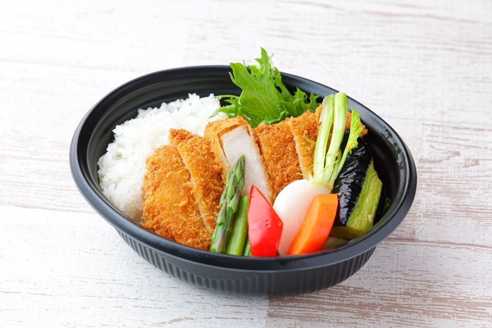 豚ロースかつ弁当　味噌汁付き 