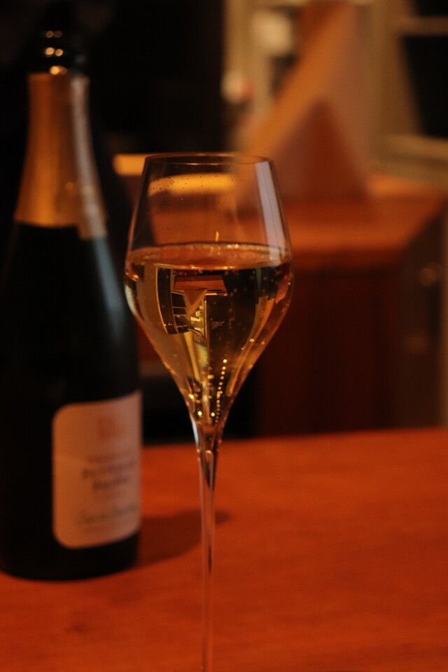 Chef's choice course with half a glass of wine pairing (approx. 350ml)