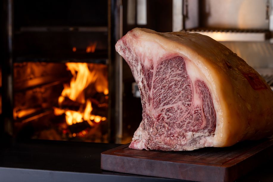 [Toast with sparkling wine] Wagyu Course