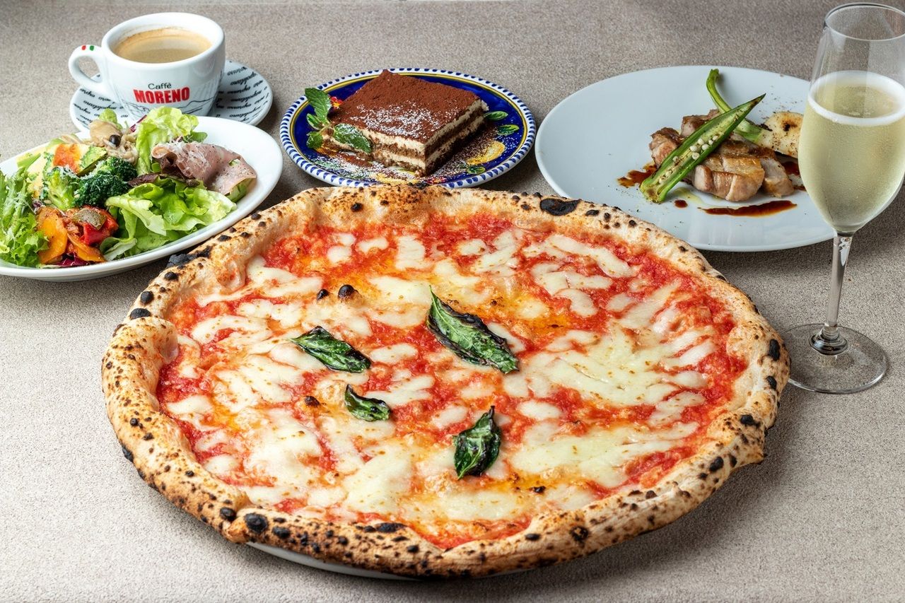 Weekdays only! Michele's recommended lunch course - toast drink & assorted appetizers, pizza, main course, and 4 dessert dishes -