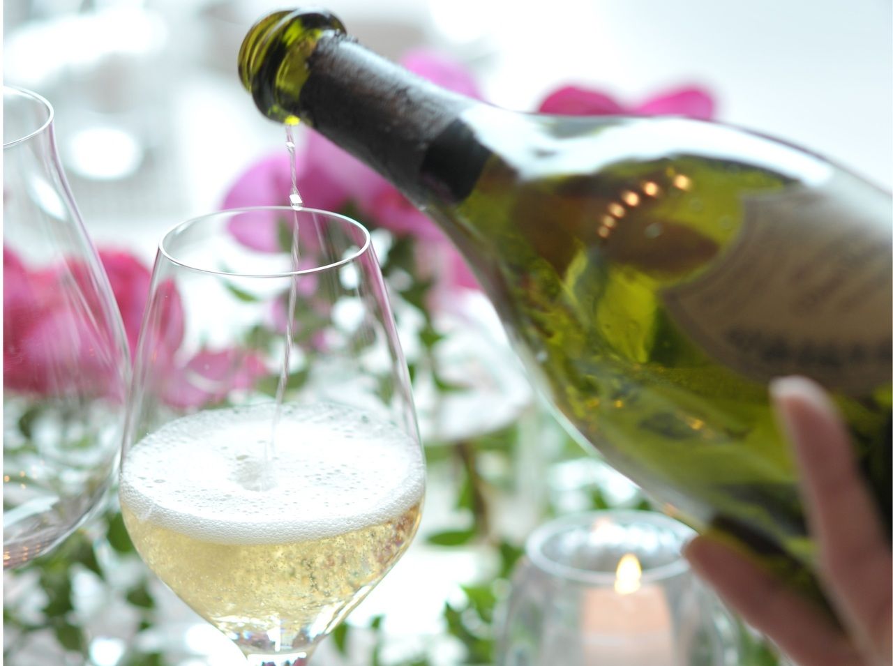 <開業25周年>ドンペリニョンで乾杯、師匠ベルナール・ロワゾーのスペシャリテから始まりメインは兵庫県産黒毛和牛の4品＆洋菓子を選べるワゴンを愉しむランチ