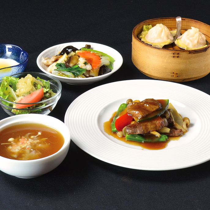 [官方最低價格保證] 僅限平日午餐 彩套餐 3,000 日圓 → 前一天預約則為 2,700 日圓！ ！