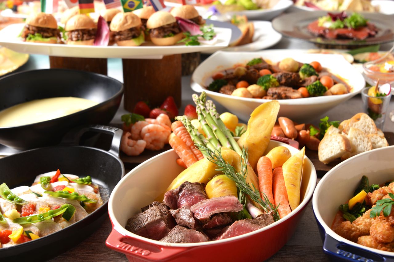 [Dinner Buffet] Over 50 varieties! Enjoy seasonal flavors and a live kitchen!