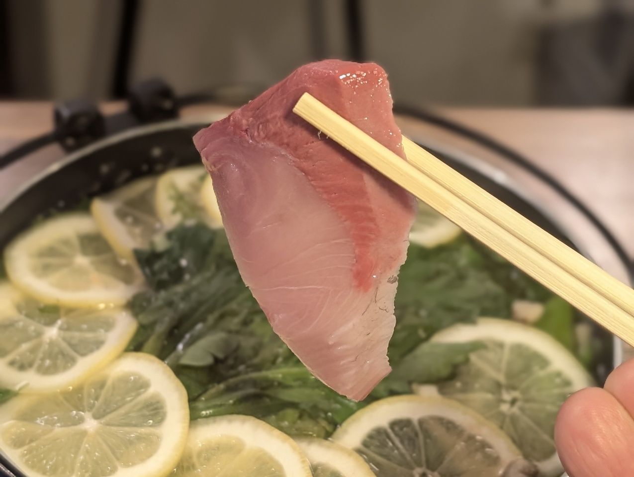 Limited-time Offer: Yellowtail Shabu-Shabu Lemon Hot Pot Set (Includes Sashimi, Yellowtail Shabu-Shabu Lemon Hot Pot, and Udon Noodles)