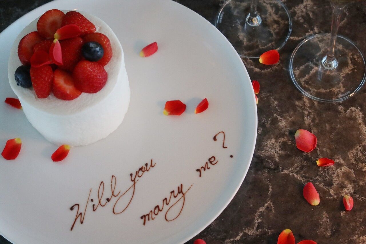 【プロポーズプラン限定】ショートホールケーキ