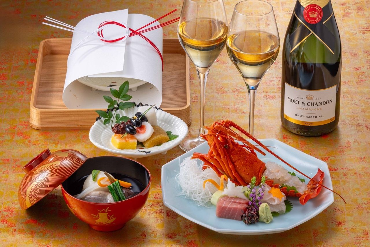 [Keifuku] Toast with champagne and dessert with optional message