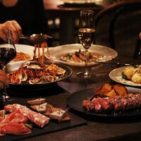 【음료 무제한 쉐어 플랜/요리 전 8품 에메 플랜】메인 요리는 소 스테이크:TOOTHTOOTH 인기 메뉴의 조합