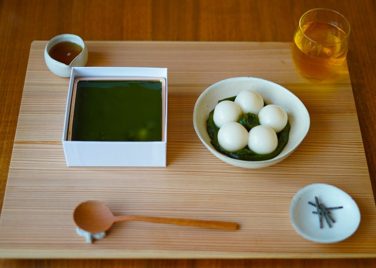 白玉手箱　抹茶あん