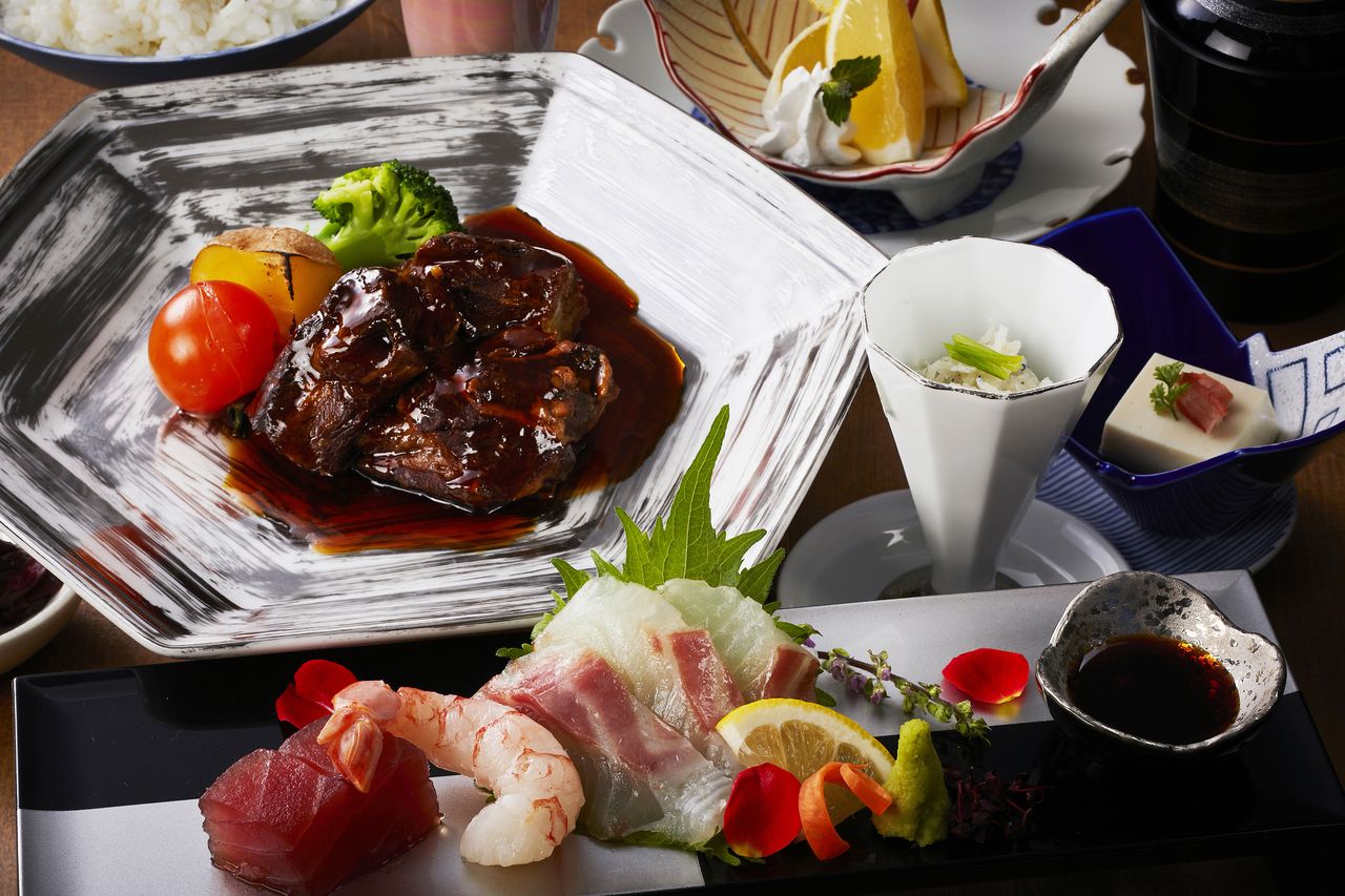 Minato Gozen: Braised Black Pork Cartilage and Three Types of Sashimi