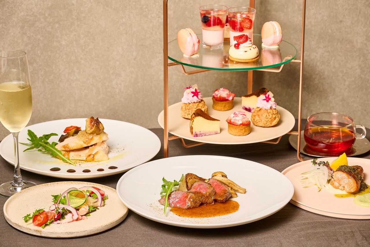【GRAND AFTERNOON TEA LUNCH】 選べるメイン＋贅沢なアフタヌーンティー