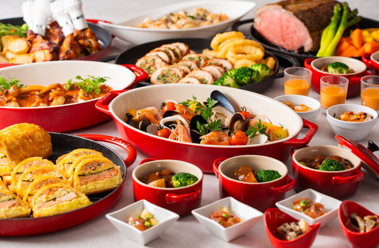 [Web-exclusive Christmas] Special dinner buffet with one complimentary drink for adults (Dec 1–18)