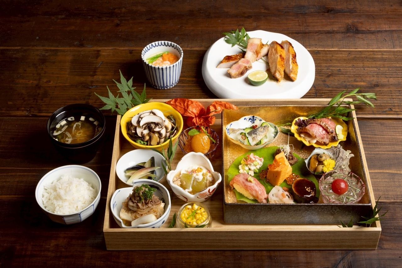 A luxurious butcher's breakfast set [Main course includes Gunma-raised "Tokoton Pork" and rare cuts of A5-rank Miyazaki beef]