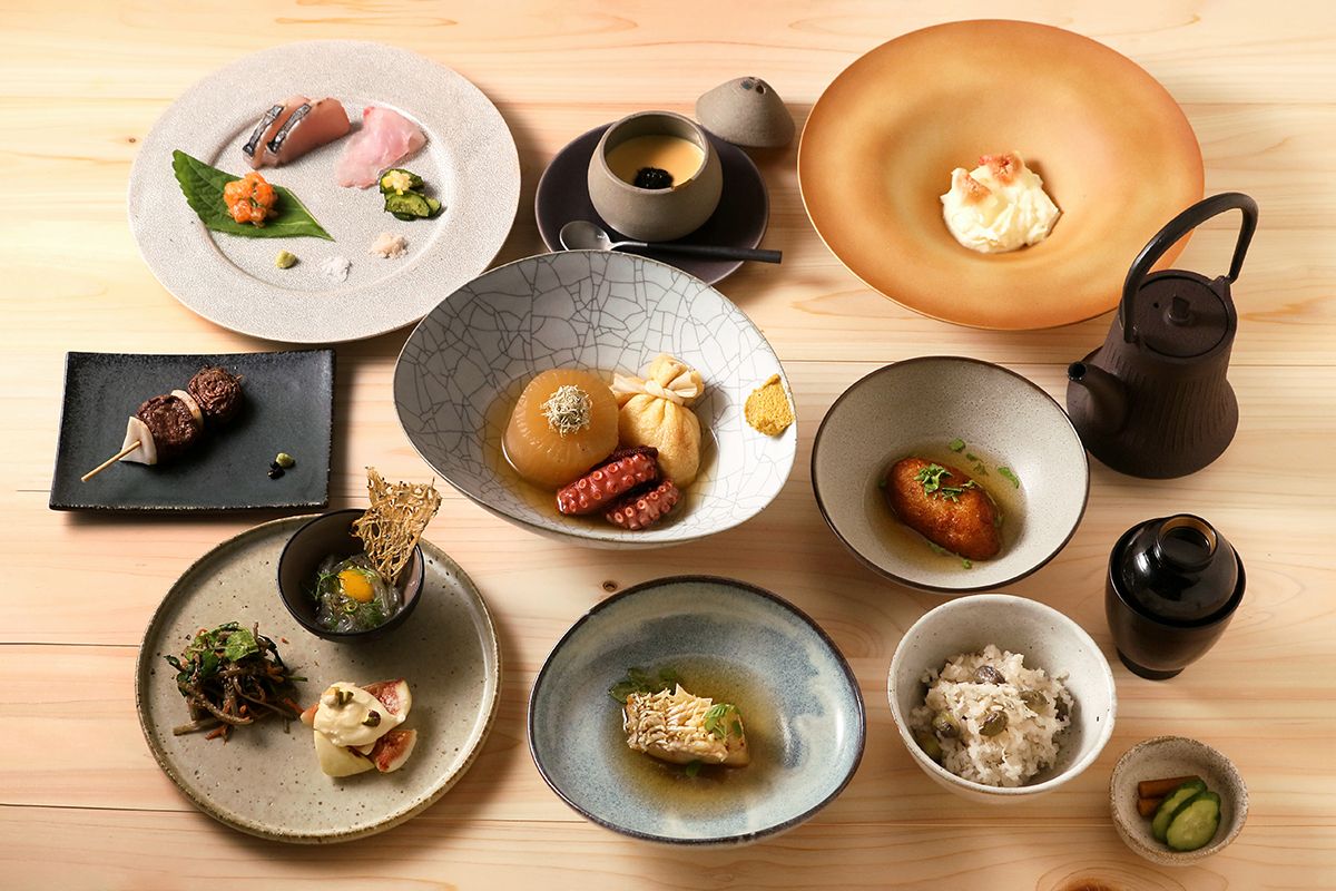 Dinner Course — 11 dishes: MIKE Course 5,000