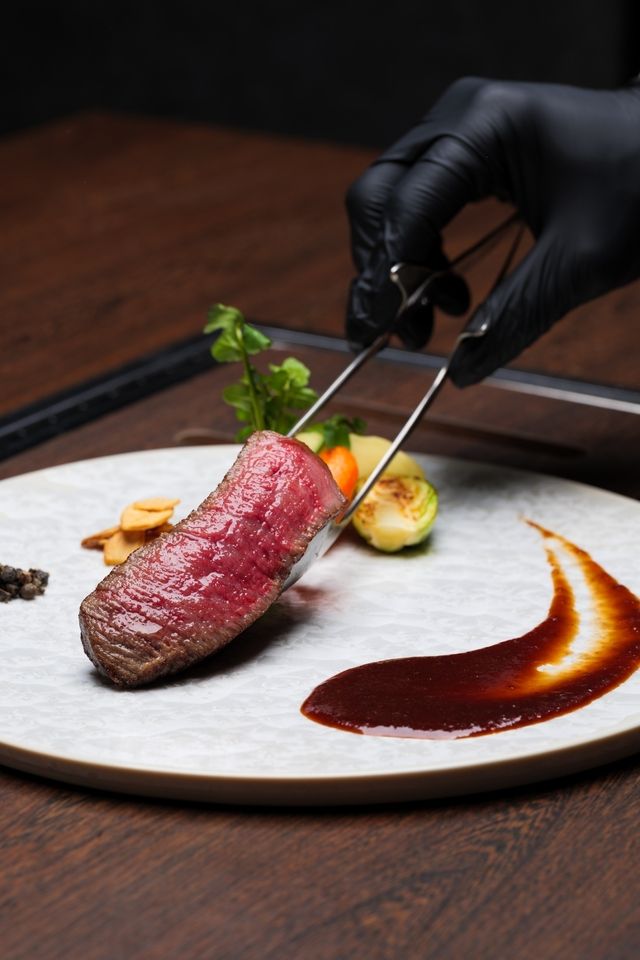 Private rooms guaranteed! New [Special Course] New product! USHIMITSU STEAK now available! We offer a deep yakiniku experience in a special space with only four completely private rooms, making a deep impact on everyone.